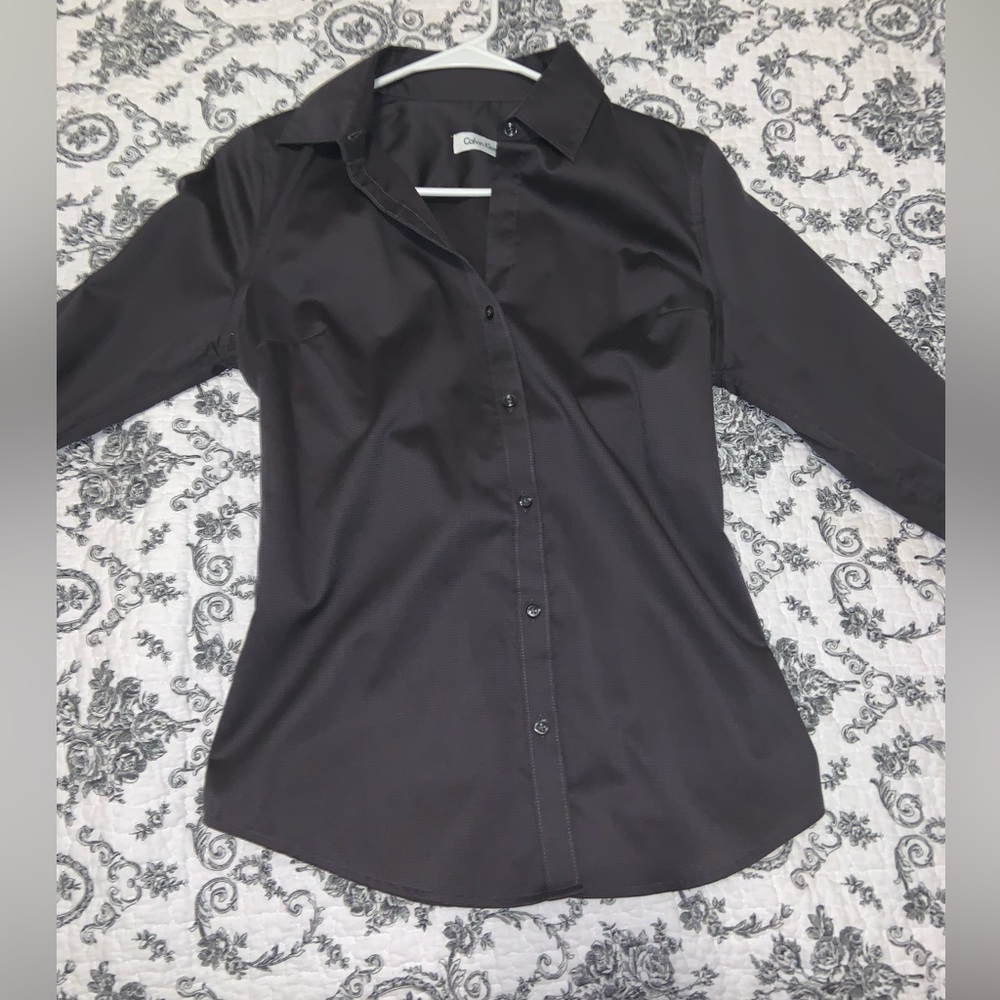 Calvin Klein women’s gray button up dress shirt